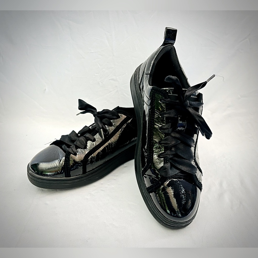 Earth sneakers